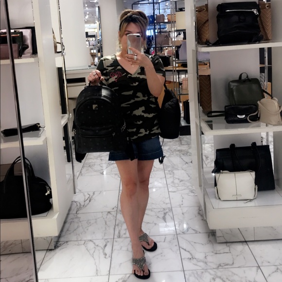 Meet your Posher, Maya Michello - Picture 9 of 14